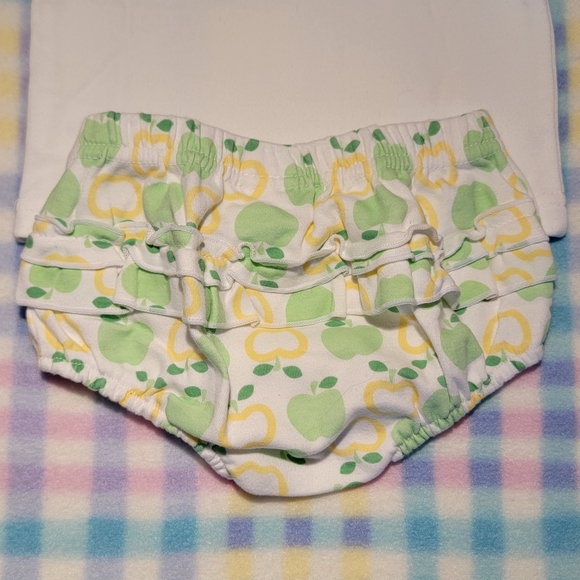 BABYWORKS 🍏 Sweet 2pc Green Yellow White "APPLE OF MY EYE" Ruffled Outfit 0-3M - Picture 12 of 16